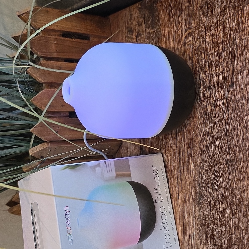 Colorways Desktop Mini Diffuser With Color Changing Lights - Picture 3 of 7